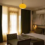 أكان بيتش فندق 3*