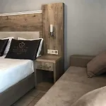 أكان بيتش بودروم