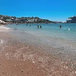 فندق أكان بيتش